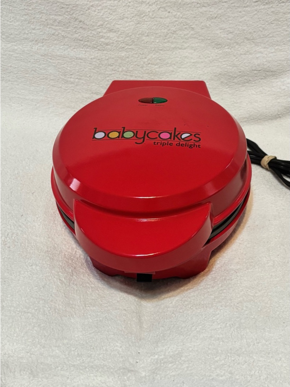Babycakes Triple Delight Mini Appliance in Red